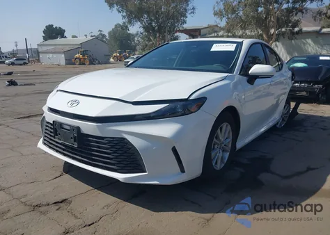 2025 Toyota Camry Le z USA, uszkodzony, nr VIN 4T1DAACK5SU143437